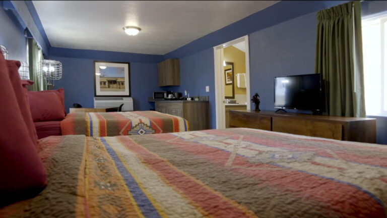 Wild West Economy Cabin 1 Queen Bed