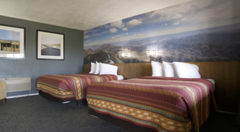 Wild West Economy Cabin – 2 Queen Beds